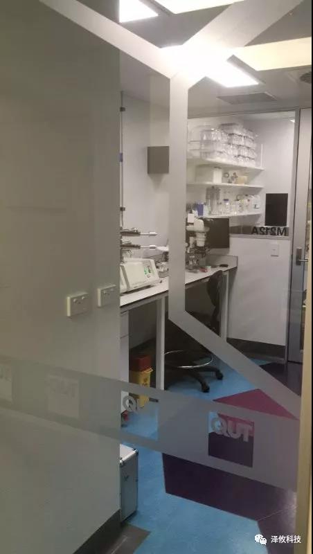 澤攸科技原位TEM系統(tǒng)在澳大利亞昆士蘭理工大學(圖2) 澤攸科技原位TEM系統(tǒng)在澳大利亞昆士蘭理工大學現(xiàn)場驗收